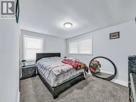 3278 Clemenceau Windsor ON N8T 2R7