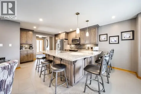 314 Menard Lasalle ON N9J 1C4
