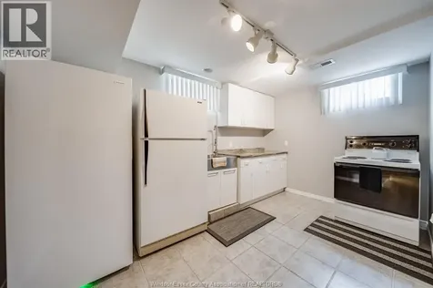 314 Menard Lasalle ON N9J 1C4