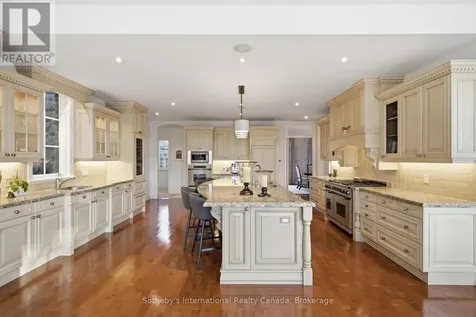 28 Deer Ridge Crescent Kitchener ON N2P 2L3