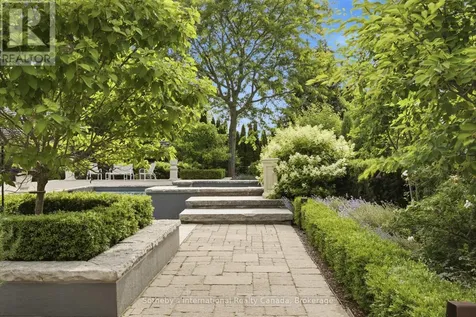 28 Deer Ridge Crescent Kitchener ON N2P 2L3