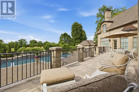 28 Deer Ridge Crescent Kitchener ON N2P 2L3
