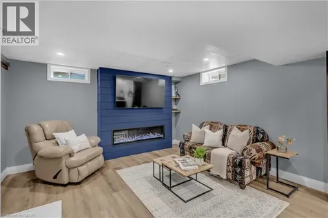 515 Equestrian Way Cambridge ON N3E 0B5