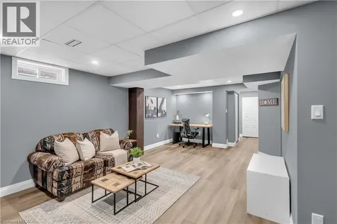 515 Equestrian Way Cambridge ON N3E 0B5