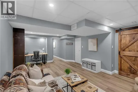 515 Equestrian Way Cambridge ON N3E 0B5