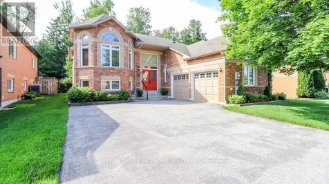 16 Cherry Sands Crescent Wasaga Beach ON L9Z 1P5