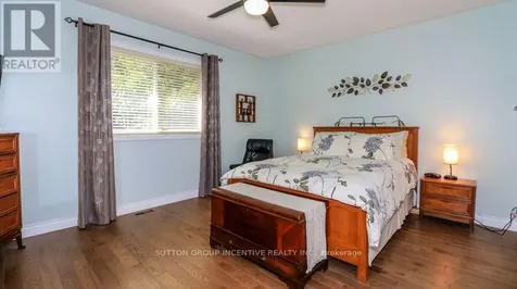 16 Cherry Sands Crescent Wasaga Beach ON L9Z 1P5
