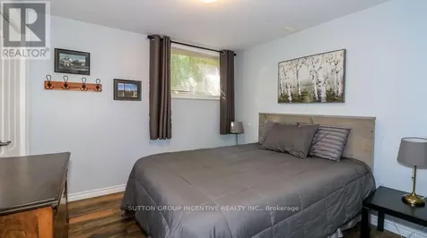16 Cherry Sands Crescent Wasaga Beach ON L9Z 1P5