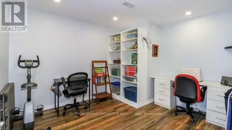16 Cherry Sands Crescent Wasaga Beach ON L9Z 1P5