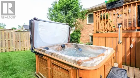 16 Cherry Sands Crescent Wasaga Beach ON L9Z 1P5