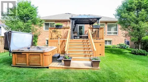 16 Cherry Sands Crescent Wasaga Beach ON L9Z 1P5
