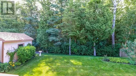 16 Cherry Sands Crescent Wasaga Beach ON L9Z 1P5
