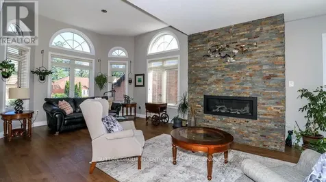 16 Cherry Sands Crescent Wasaga Beach ON L9Z 1P5