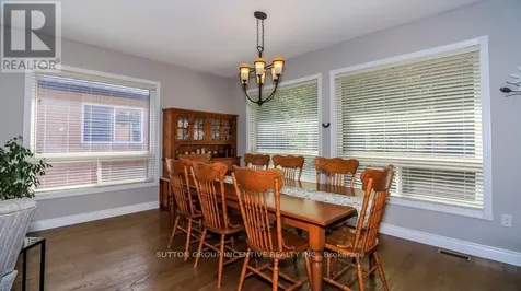 16 Cherry Sands Crescent Wasaga Beach ON L9Z 1P5