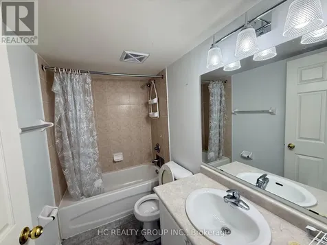 3043 Finch Avenue West Toronto (humbermede) ON M9M 0A4