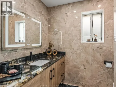 2408 Waterford Avenue Windsor ON N8P 1S1