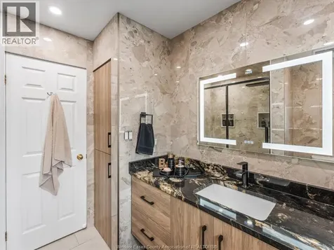2408 Waterford Avenue Windsor ON N8P 1S1