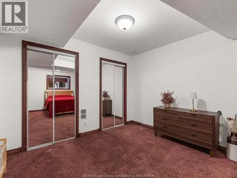 2408 Waterford Avenue Windsor ON N8P 1S1