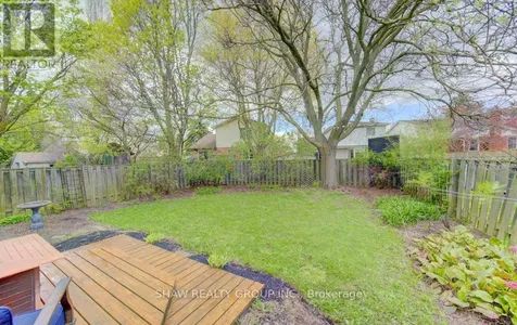 108 Clearwater Crescent Waterloo ON N2V 1L8