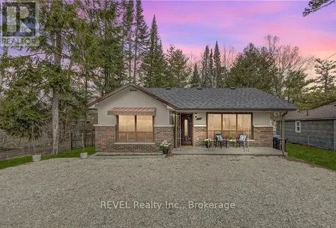 3184 Mosley Street Wasaga Beach ON L9Z 1V4