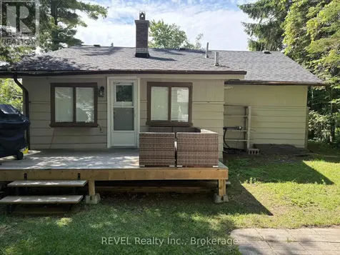 3184 Mosley Street Wasaga Beach ON L9Z 1V4