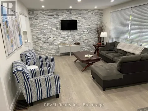 3184 Mosley Street Wasaga Beach ON L9Z 1V4