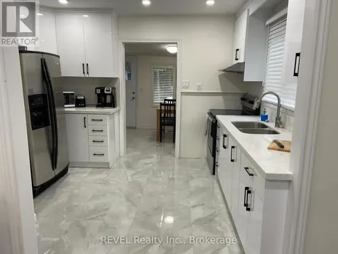 3184 Mosley Street Wasaga Beach ON L9Z 1V4