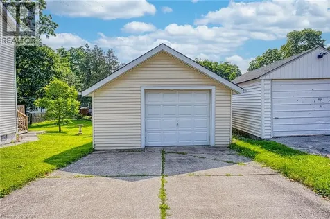 4207 William Street Beamsville ON L3J 0K8