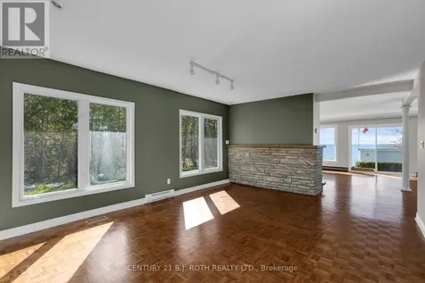 49 Lakeshore Road East Oro-medonte ON L0L 2E0
