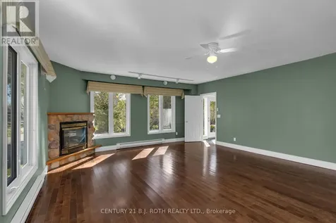 49 Lakeshore Road East Oro-medonte ON L0L 2E0