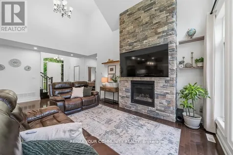 38 Windermere Circle Tay ON L4R 0C3