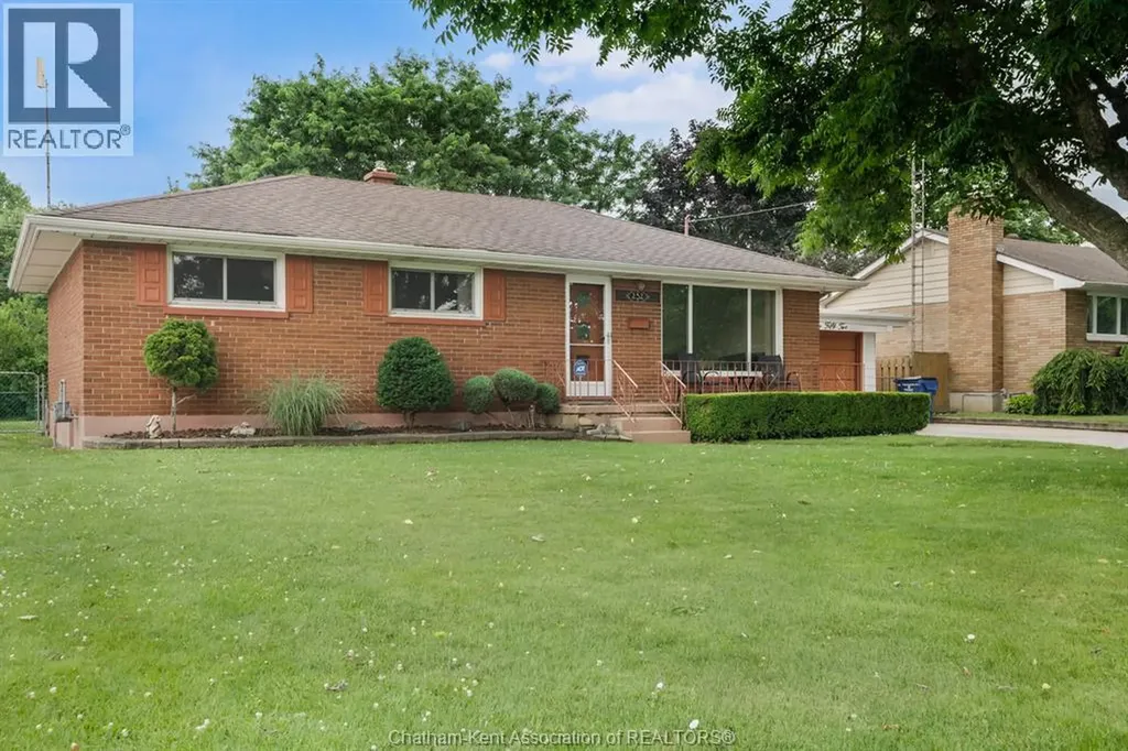 252 Tweedsmuir Avenue East Chatham ON N7M 4A4