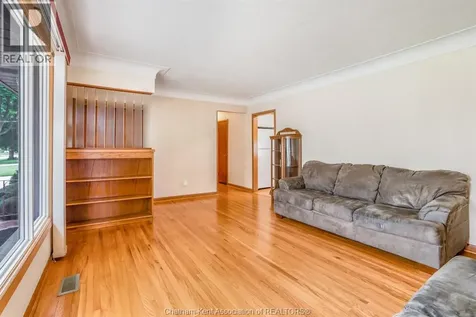 252 Tweedsmuir Avenue East Chatham ON N7M 4A4