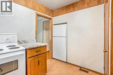 252 Tweedsmuir Avenue East Chatham ON N7M 4A4