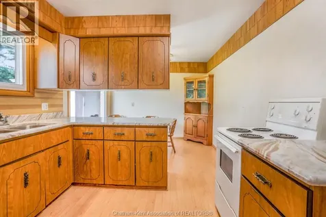 252 Tweedsmuir Avenue East Chatham ON N7M 4A4