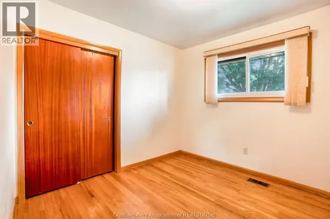 252 Tweedsmuir Avenue East Chatham ON N7M 4A4