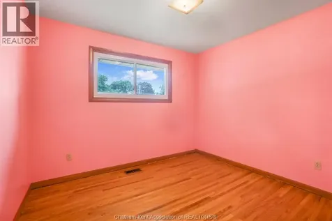 252 Tweedsmuir Avenue East Chatham ON N7M 4A4