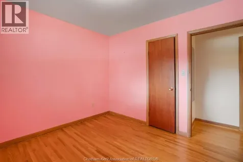 252 Tweedsmuir Avenue East Chatham ON N7M 4A4