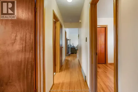 252 Tweedsmuir Avenue East Chatham ON N7M 4A4