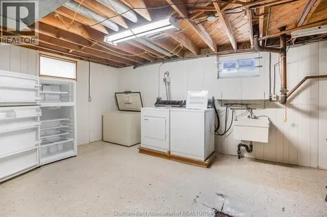 252 Tweedsmuir Avenue East Chatham ON N7M 4A4