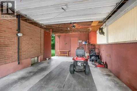 252 Tweedsmuir Avenue East Chatham ON N7M 4A4