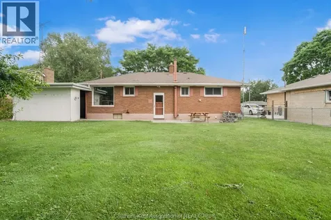 252 Tweedsmuir Avenue East Chatham ON N7M 4A4
