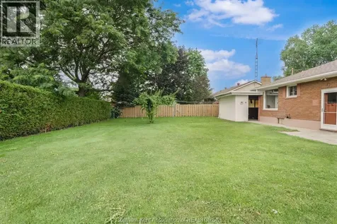 252 Tweedsmuir Avenue East Chatham ON N7M 4A4