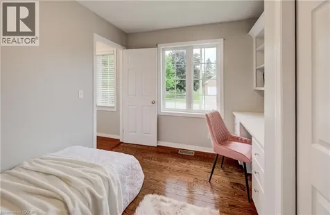 27 Chandos Drive Kitchener ON N2A 3C2