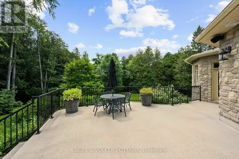 140 Lady Lochead Lane Ottawa ON K0A 1L0