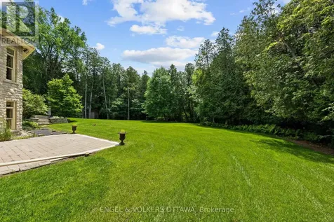 140 Lady Lochead Lane Ottawa ON K0A 1L0