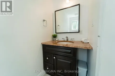 2032 Kings Grove Crescent Ottawa ON K1J 6G1