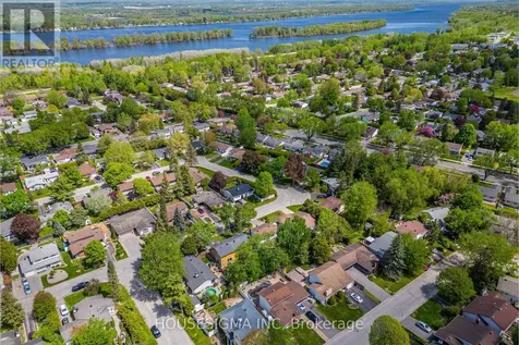 2032 Kings Grove Crescent Ottawa ON K1J 6G1