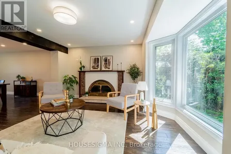 2032 Kings Grove Crescent Ottawa ON K1J 6G1