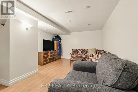 86 Scarlet Court Ottawa ON K1T 3R6